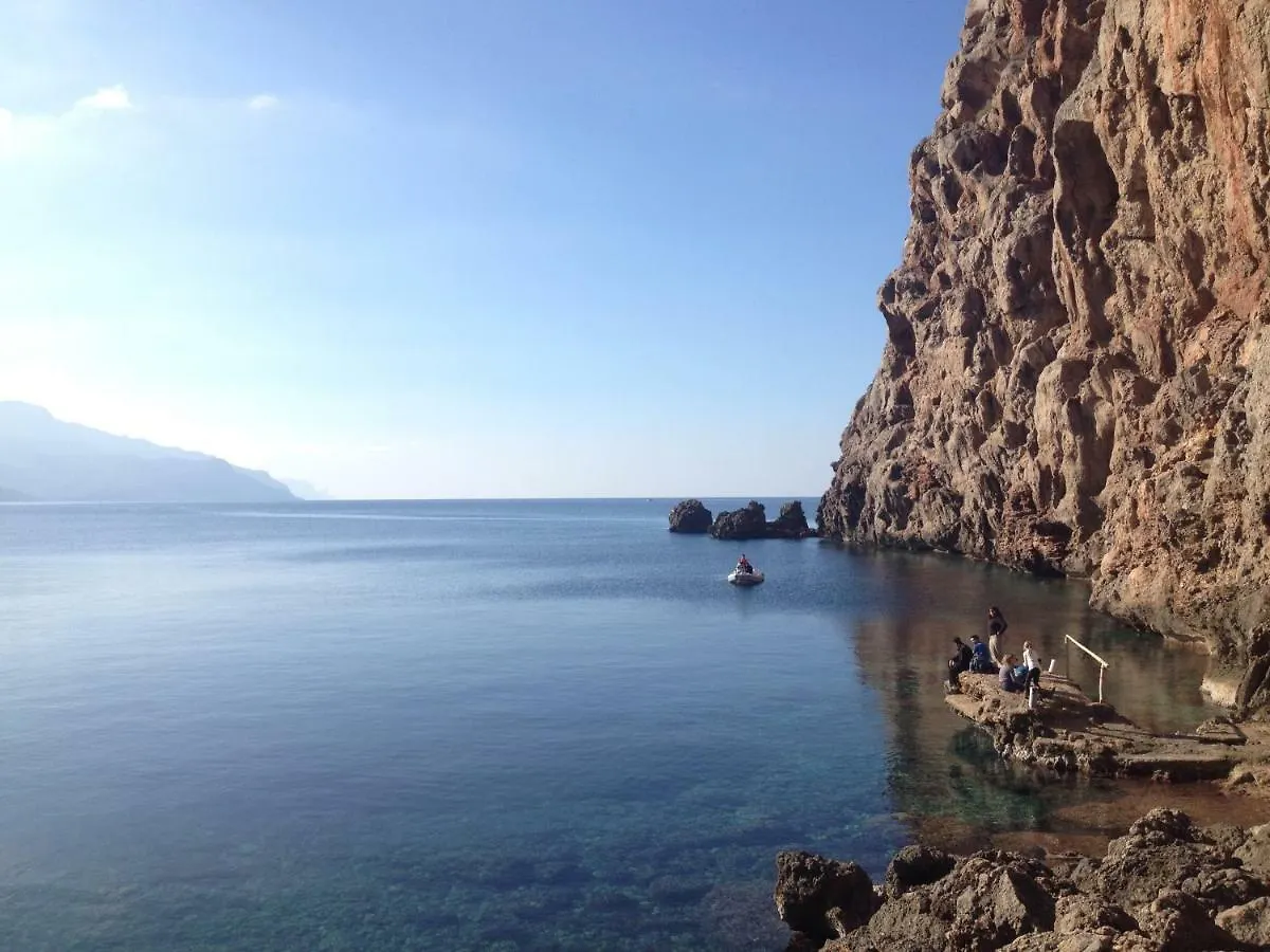 Home In Tramuntana Port des Canonge Semesterbostad